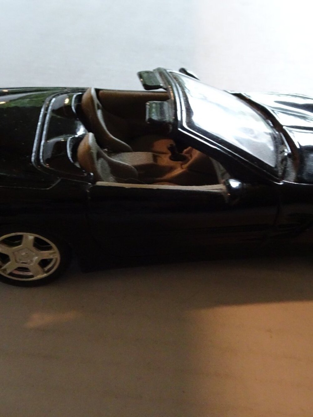 Chevrolet Corvette - 1:24 Scale - Black - 1998 - Die-Cast - No.:  68010/68011